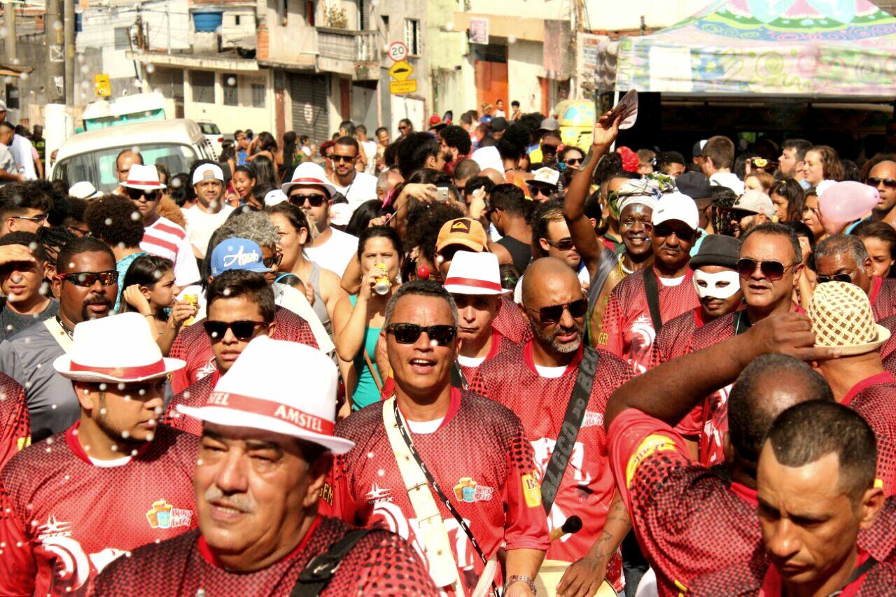 Blocos lançam manifesto pela realização do Carnaval de rua no Rio de  Janeiro