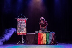 DJ Onika, no Sarau Travas da Sul (Foto: Pedro Salvador)
