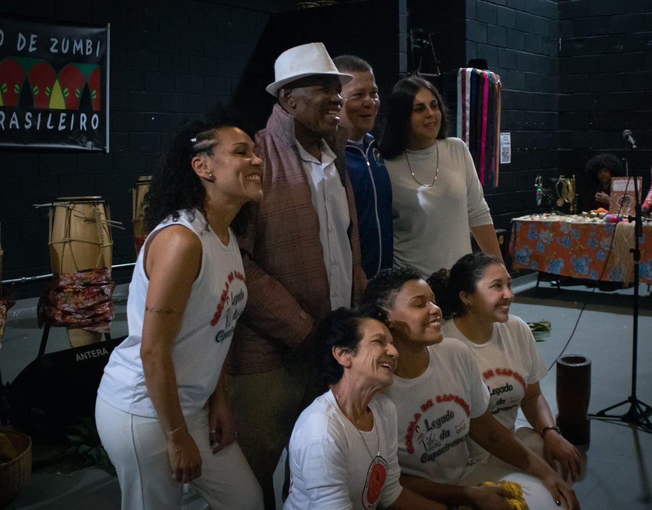 O convidado do mês de agosto foi Mestre Zumbi, famoso capoeirista da cidade de São Paulo.