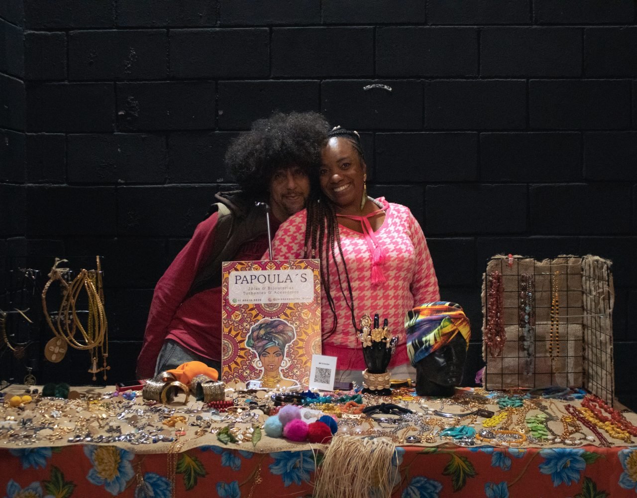 Os expositores começam a chegar por volta das 19h - PANELAFRO_evento_culturapopular_zona sul_vitorijumapili-56