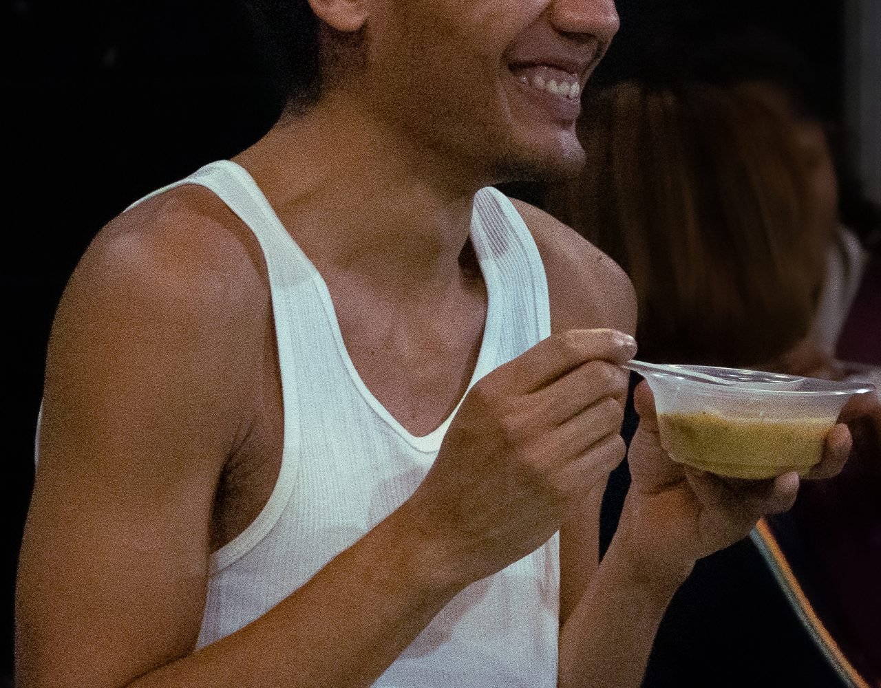 O prato servido pela Mãe Lurdes e suas filhas de Santo tem opção com carne ou vegetariana