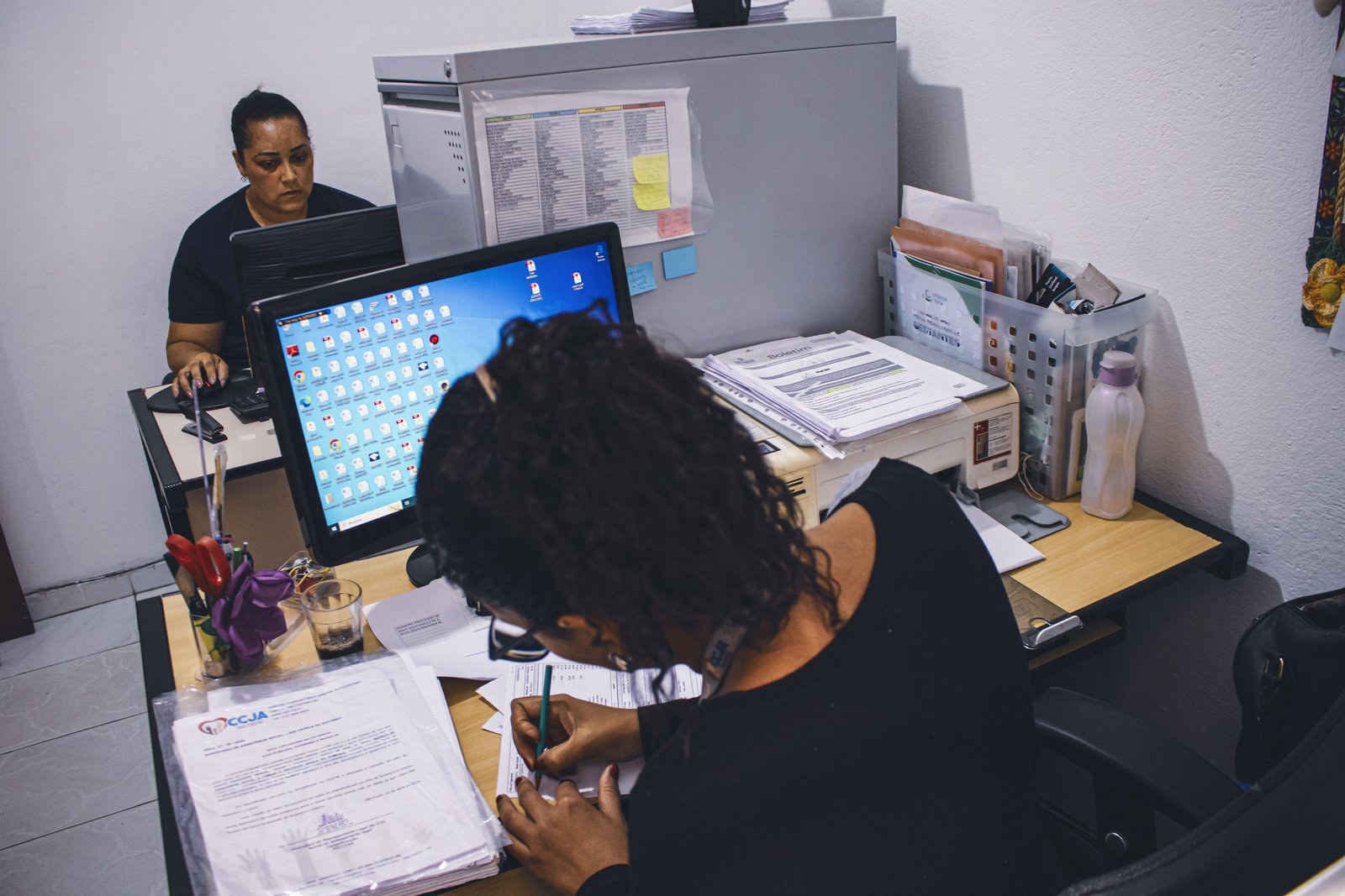 Trabalhadoras do SASF em suas funções do dia a dia