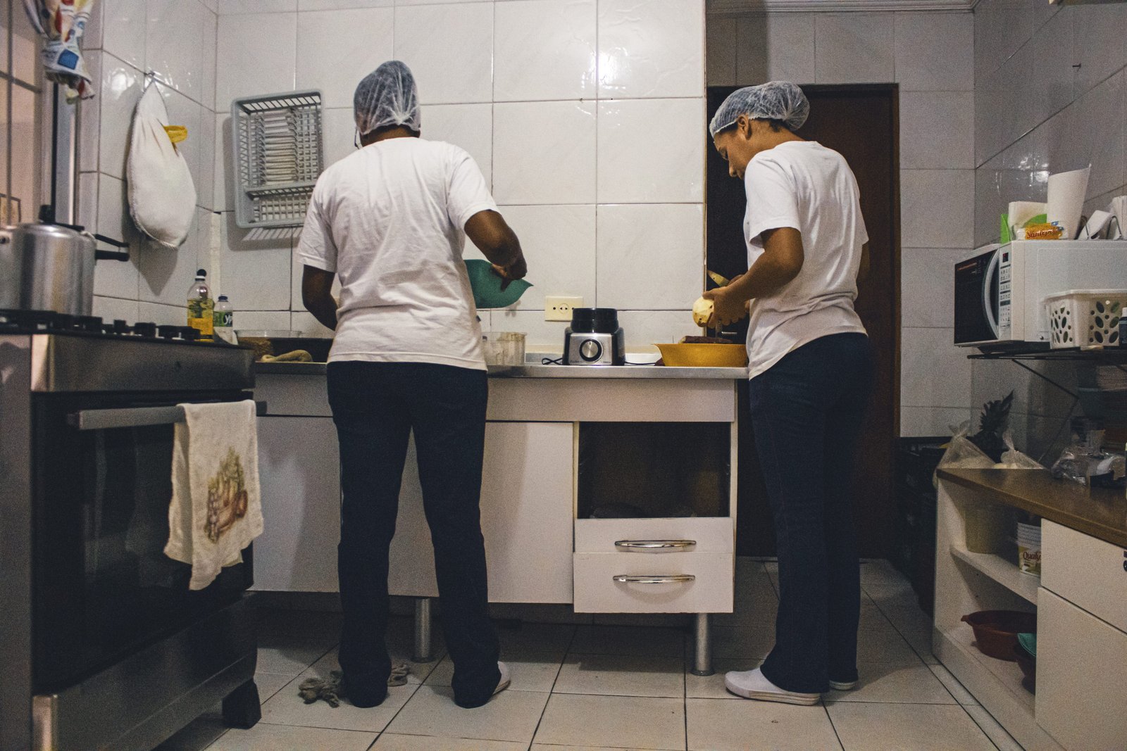 Cozinheiras do SASF preparando o almoço