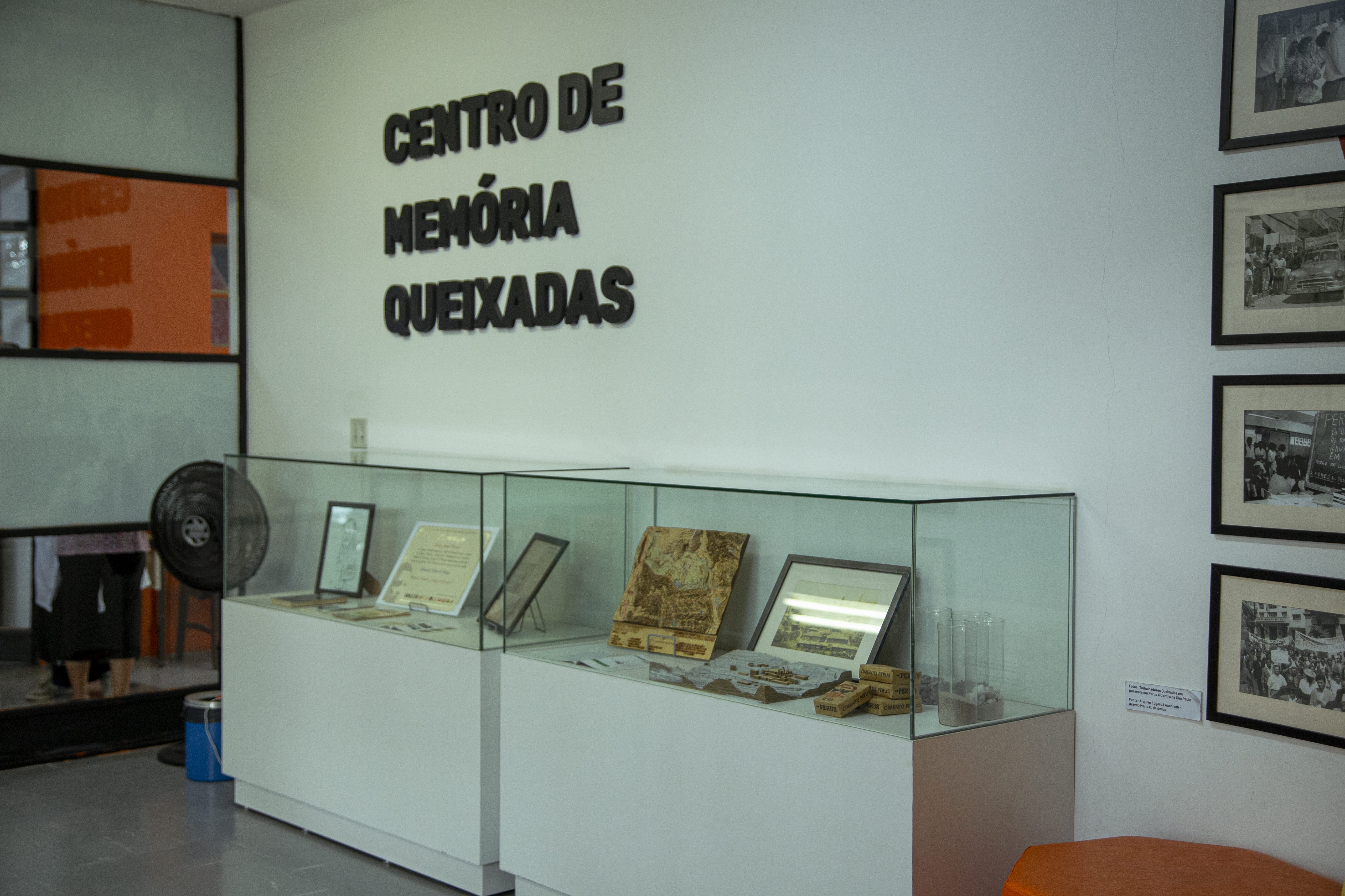 Entrada do Centro de Memória Queixadas, que fica dentro da Biblioteca Padre José de Anchieta, localizada na Vila Perus