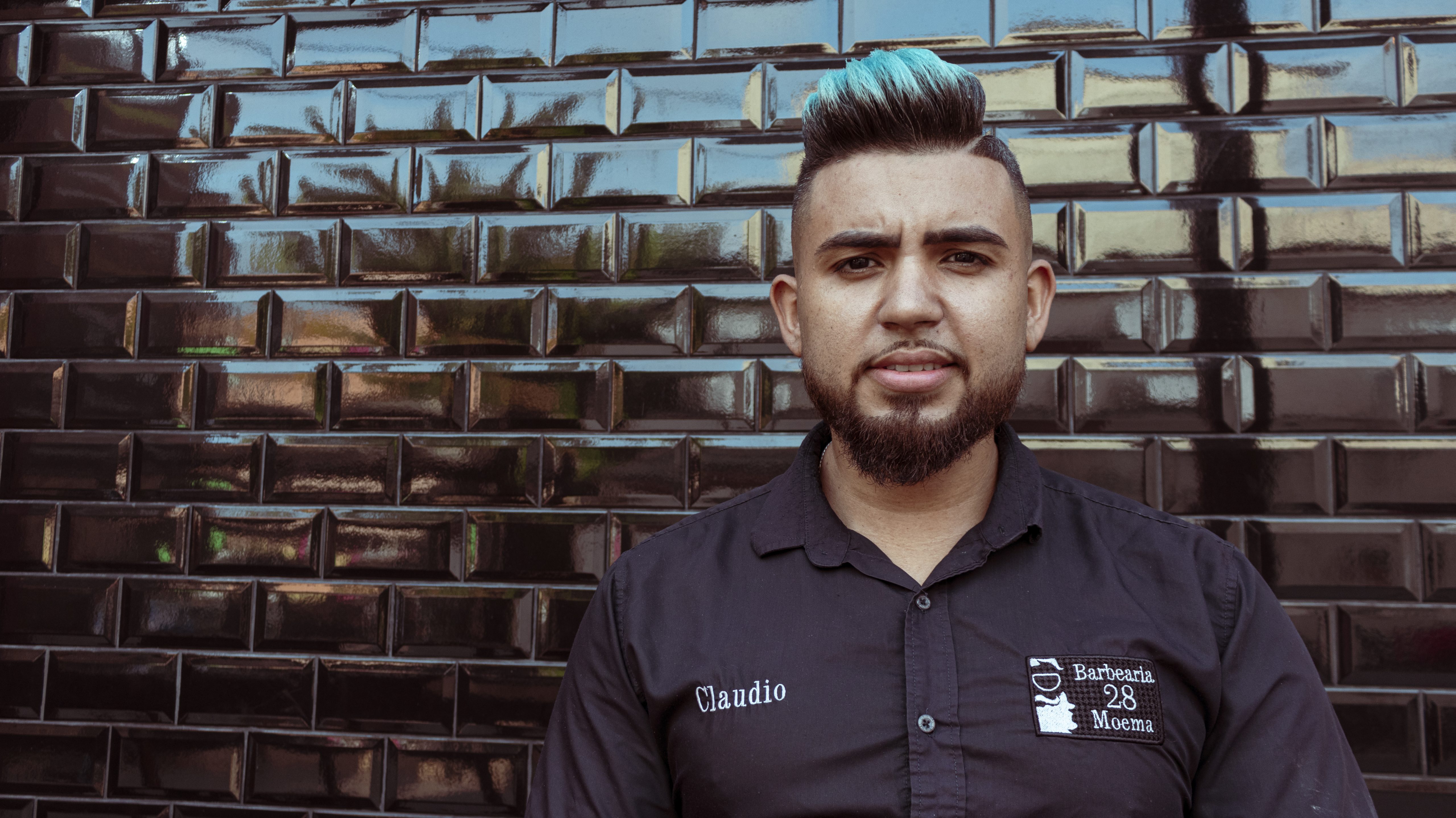 Claudinho, proprietário da Barbearia 28, no Grajaú (foto: Pedro Salvador)