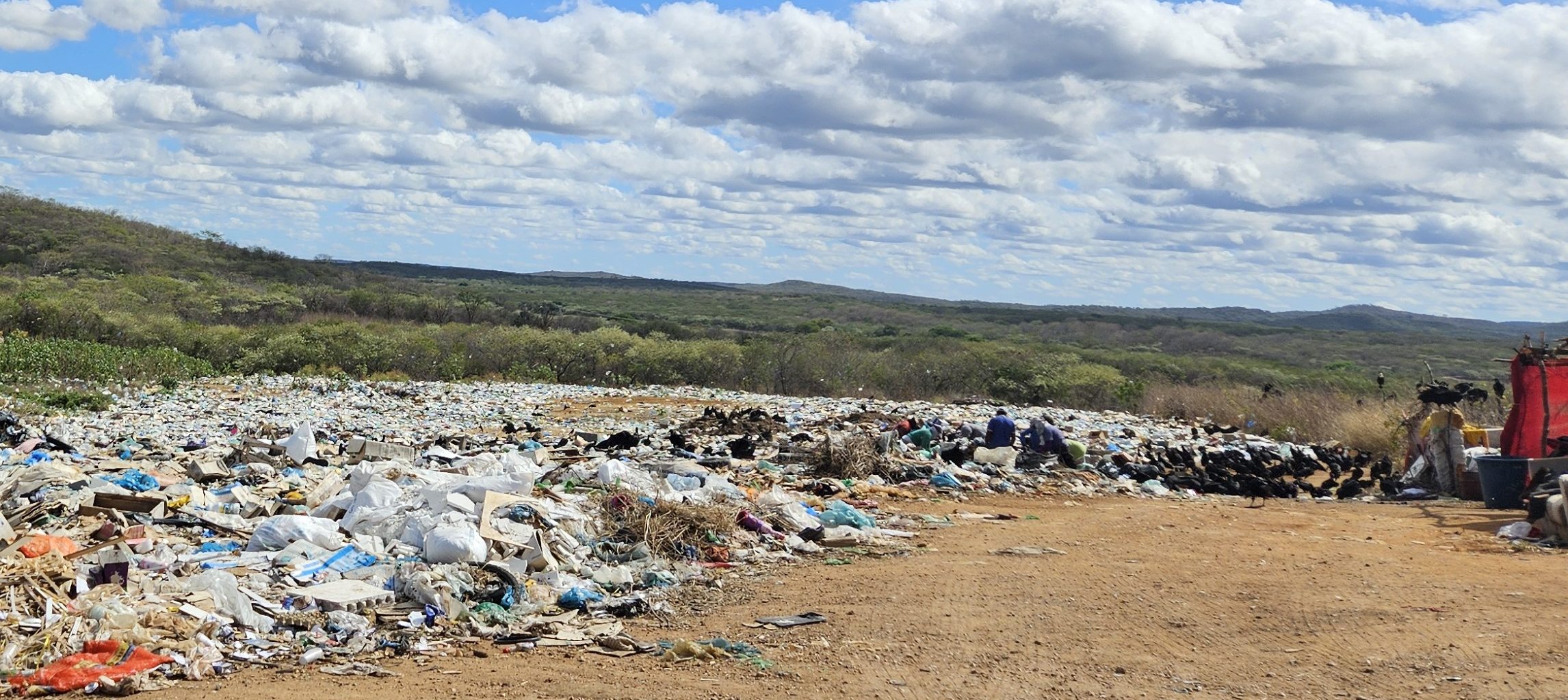 Mais de 80% do que é disposto num lixão poderia ser reaproveitado, com reciclagem, compostagem e geração de energia (foto: Fabiana Dias)