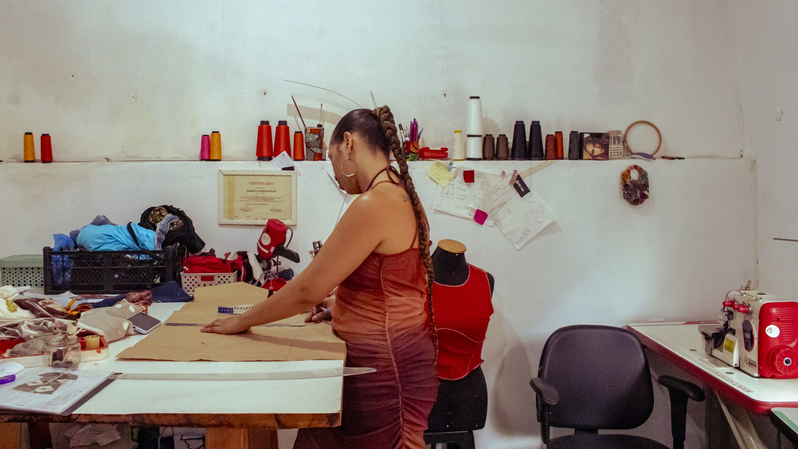 Gabi Bazílio, da Mocamba Ateliê (foto Vitori Jumapili)