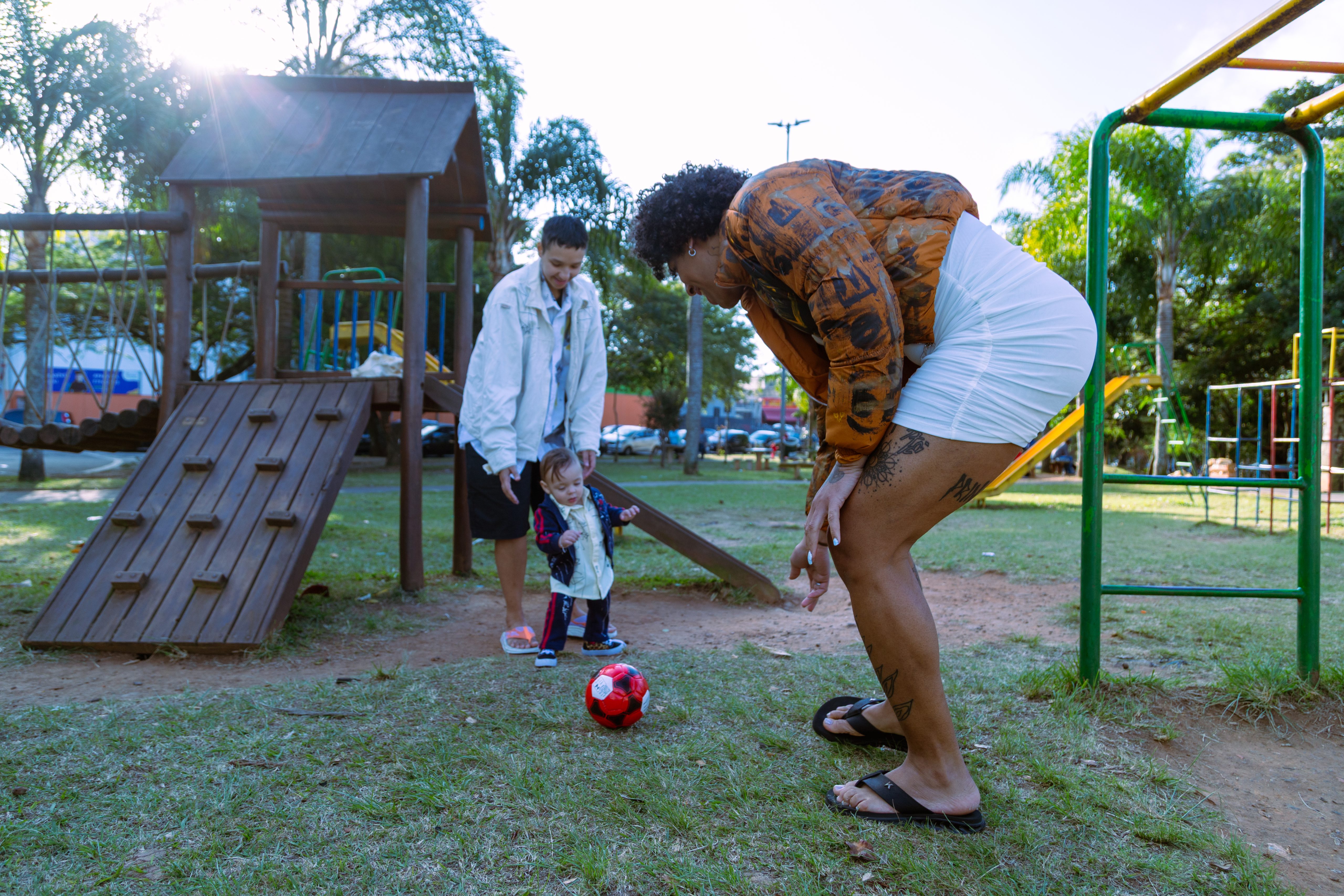 Como uma pessoa trans não-binárie, para Arle o maior desafio que tem enfrentado nestes primeiros meses de Niare é ser respeitado como pai