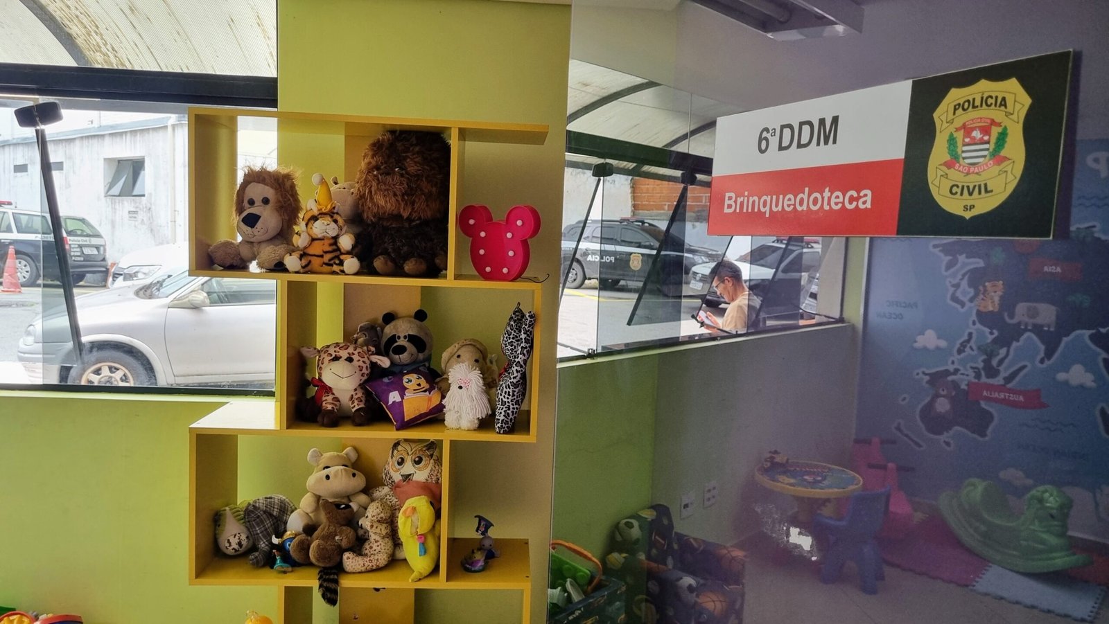Brinquedoteca da Delegacia da Mulher é espaço seguro para crianças que acompanham mulheres em atendimento na Delegacia da Mulher de Santo Amaro (foto: Viviane Lima)