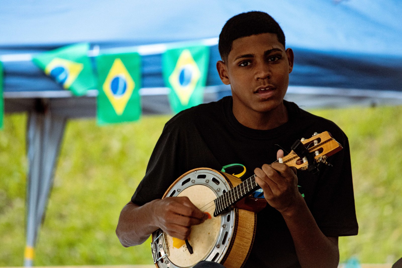 No dia do primeiro jogo do Brasil, o Samba da Praça, no Grajaú, realizou uma edição temática
