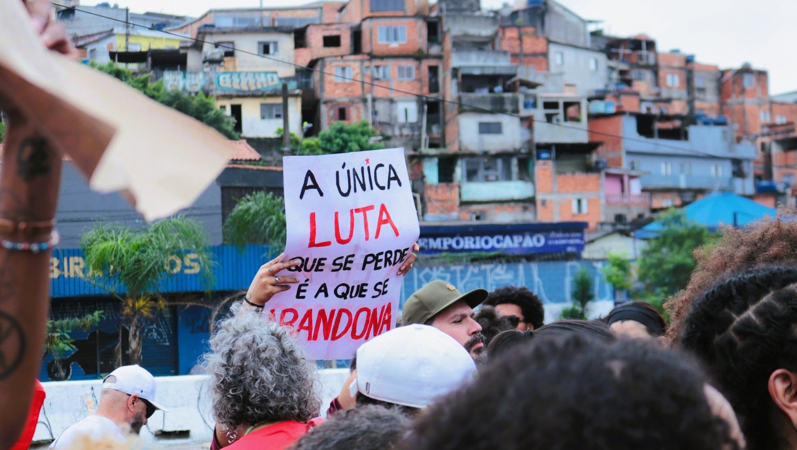 Ato pela democracia no Capão Redondo, realizado no dia 11 de outubro (Foto Carolina Rosa)